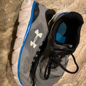 UnderArmor Kids sneakers